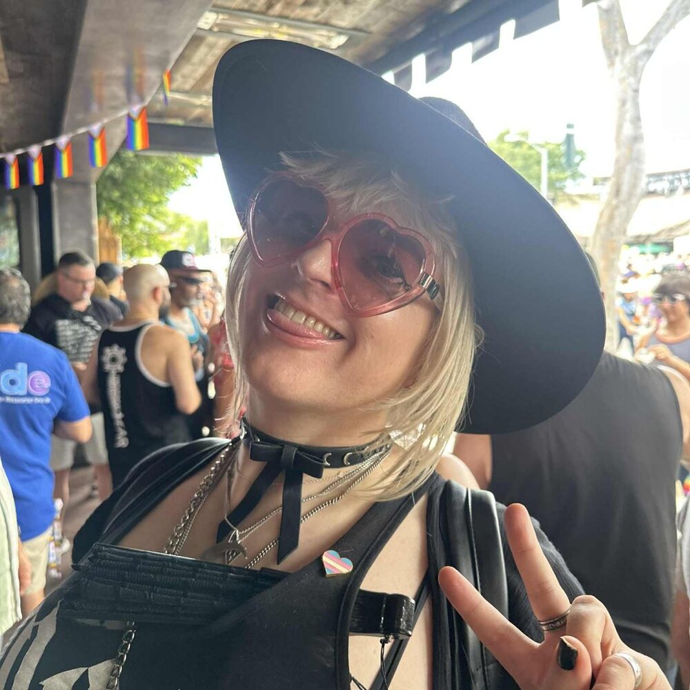 Meet your Posher, Angel